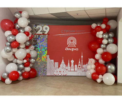 Фотозона с брендом и пайетками (с гирляндой)