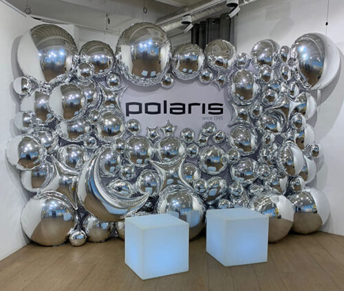 Фотозона брендированная из фольгированных шаров