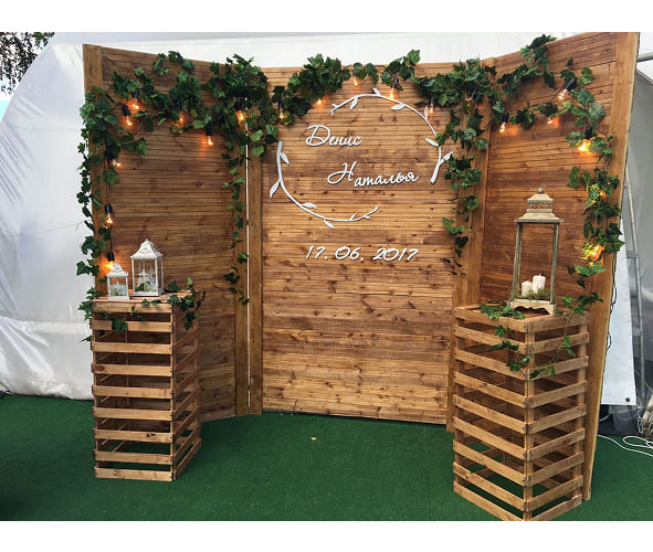 Деревянная фотозона-трапеция