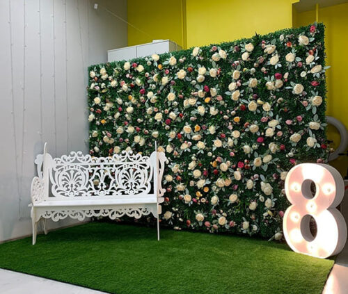 Фотозона с лавочкой