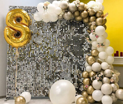 Серебристая пайеточная фотозона