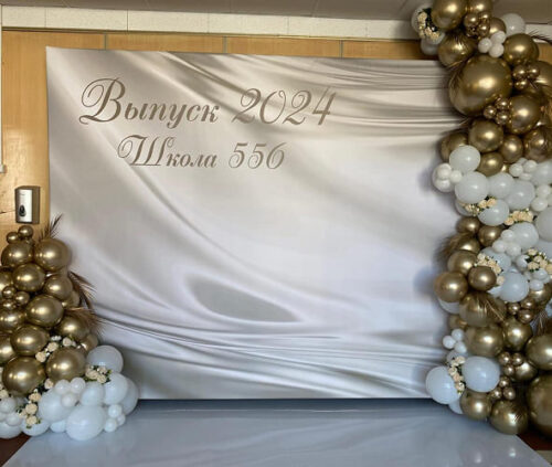 Фотозона с цветами