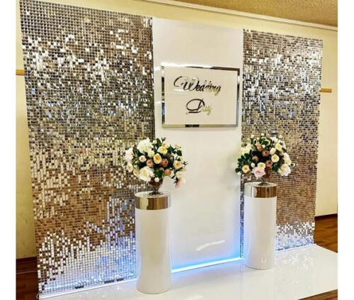 Свадебная фотозона с зеркальной мозаикой